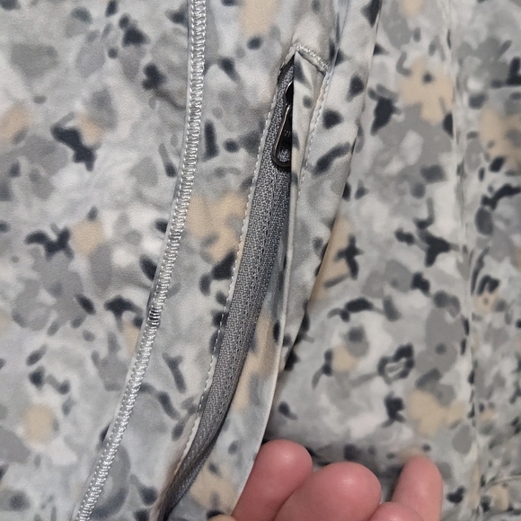 Lululemon Half Zip Pullover size 2 - Picture 3 of 8